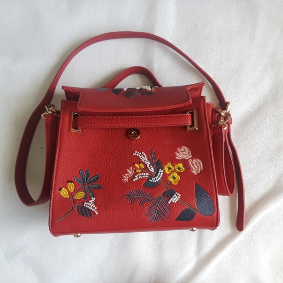Urban Expressions Handbags - NWOT Urban Expressions Zaidee Embroidered Satchel